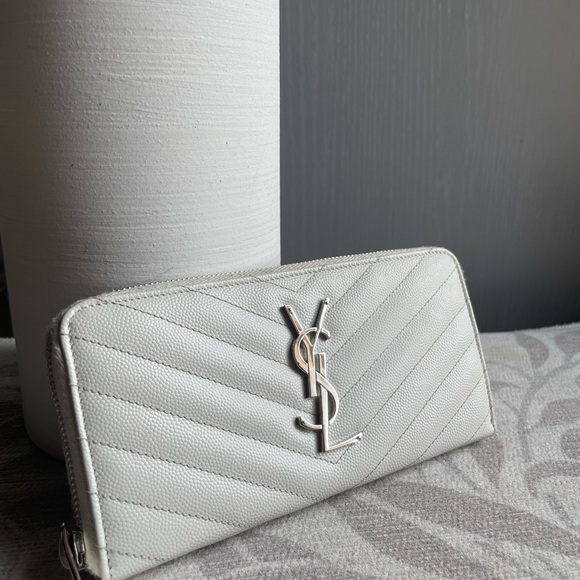 Yves Saint Laurent Quilted Silver Wallet - Picture 1 of 9